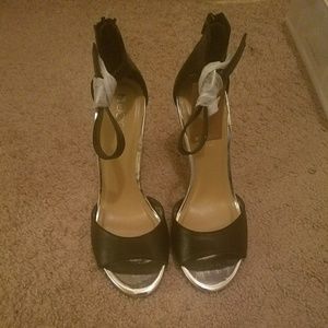 Black heeled sandals
